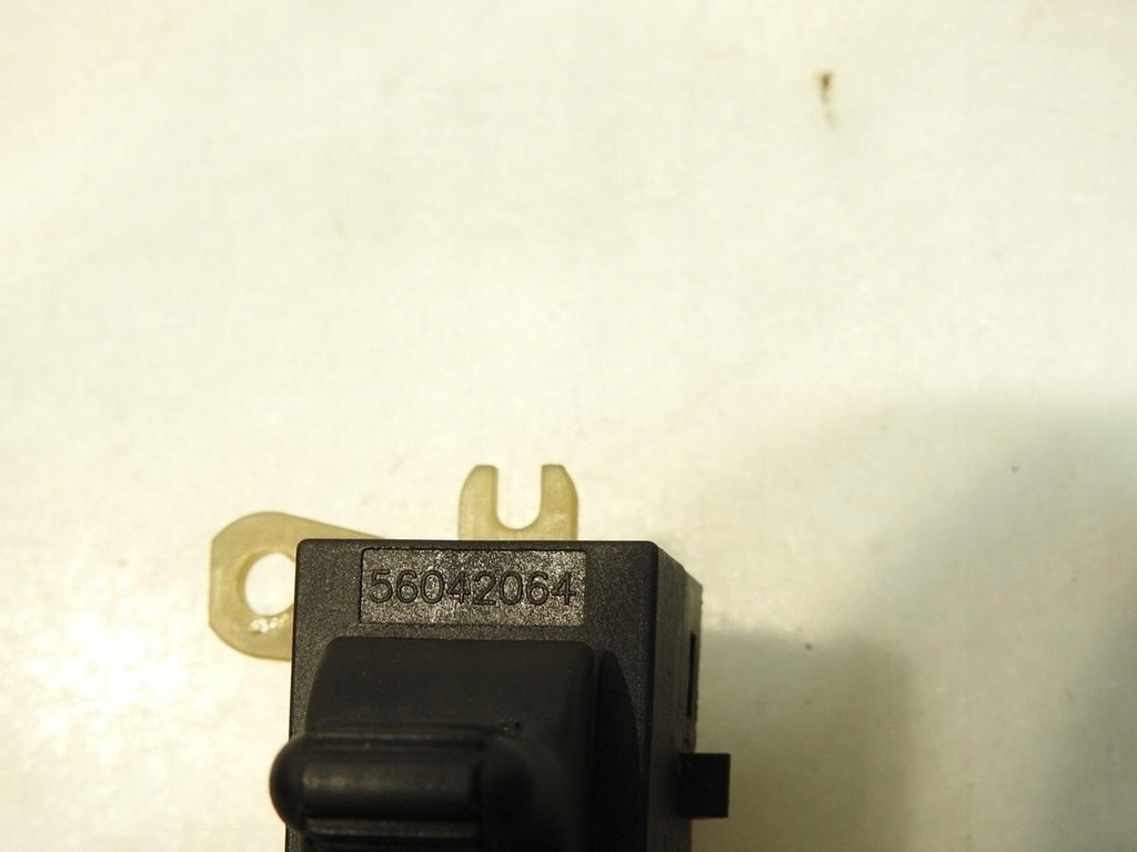 фото №10, Кнопка керування сидіння jeep cherokee ii wj