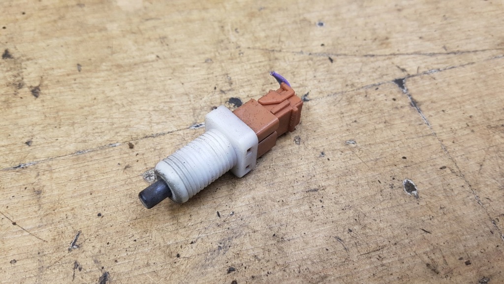 Купити Вимикач світла стоп peugeot 807