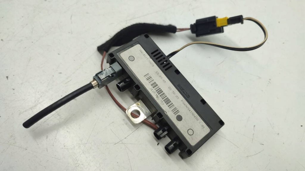 фото №1, Усилитель антенны 9654390480 peugeot 407 sw