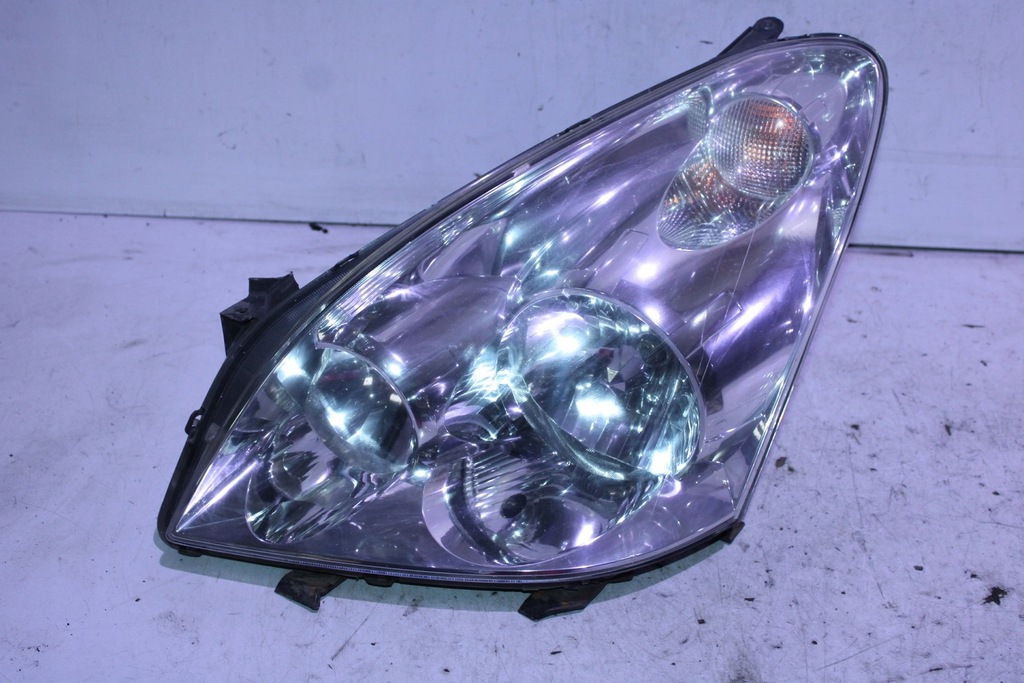 фото №1, Лампа левая перед передняя toyota corolla verso