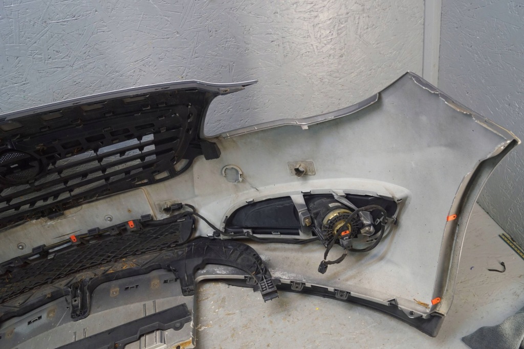 Opel insignia a рестайлінг  бампер перед pdc z195 z2432 12w Недорого