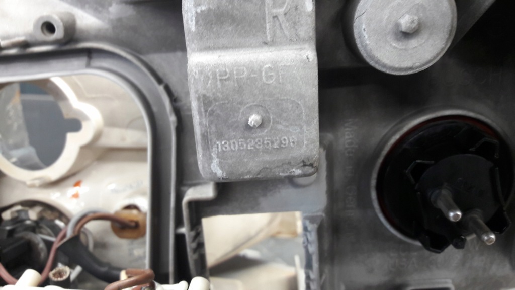 1305235298 корпус лампи лівий перед w140 coupe Ціна