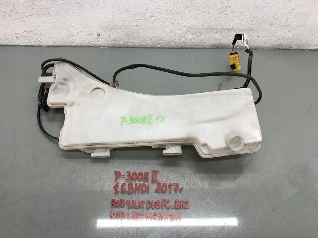Купити Бачок омивача peugeot 3008 ii 1.6 blue hdi 17 r 9815637380