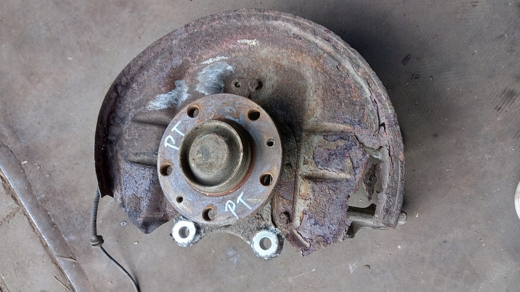 фото №1, Поворотний кулак права задня peugeot 407 2.0hdi 06r