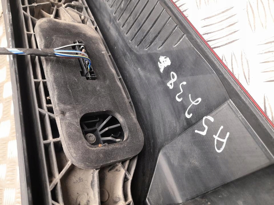 Лампы задние mercedes-benz sprinter 2020 с левый a9108200100 Недорого