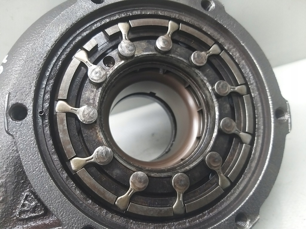 Корпус turbo геометрия турбины 3.0 tdi asb a6 c6 a8 d3 a4 b7 53041013568b Цена