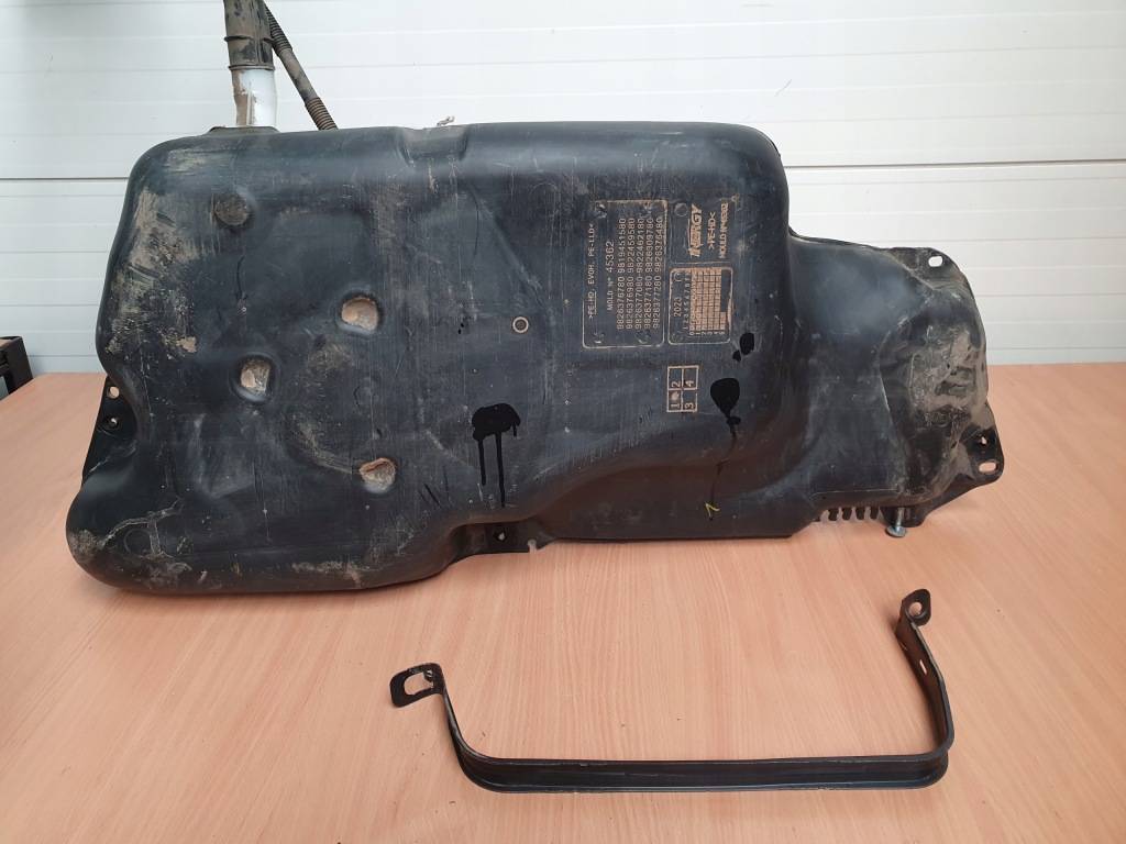 фото №8, Бак топлива bak citroen c3 iii aircross 9826377280 1.5 blue hdi