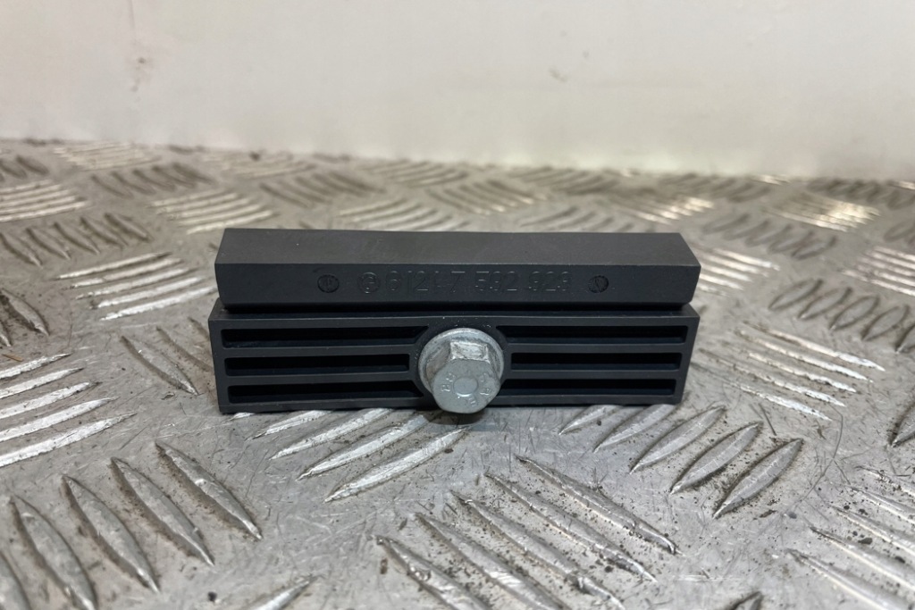 Тримач  акумулятор bmw 6 купе f13 7592923 3.0l дизель 230kw 2012 Зі Шроту