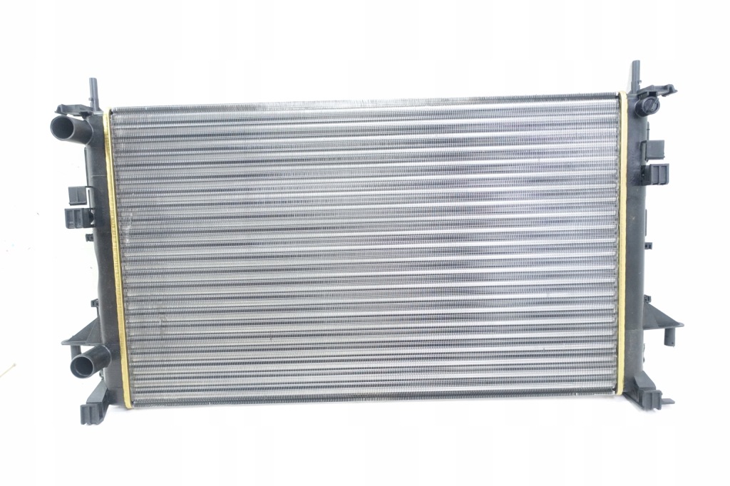 Радіатор двигуна nrf 58319 8200008765 в Україні