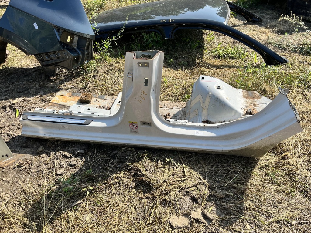 фото №1, Порог полный длинный левый audi a1 ii gb 18-