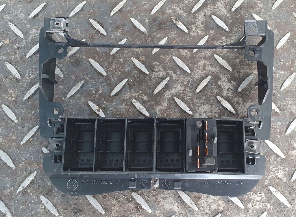 фото №2, Рамка радио vw polo 6n lift