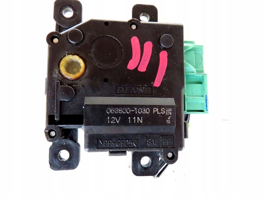 Купити Моторчик обігрівача toyota yaris 3 2011-2017 рік 063800-1030