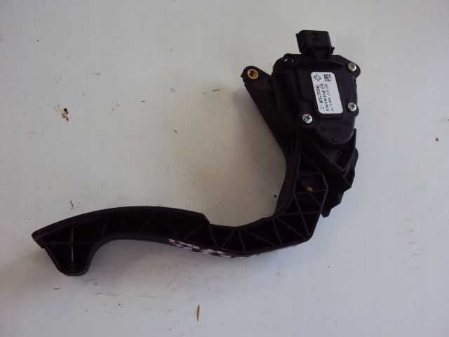 фото №1, Педаль газа dacia duster i lift 1.5 dci 17 rok