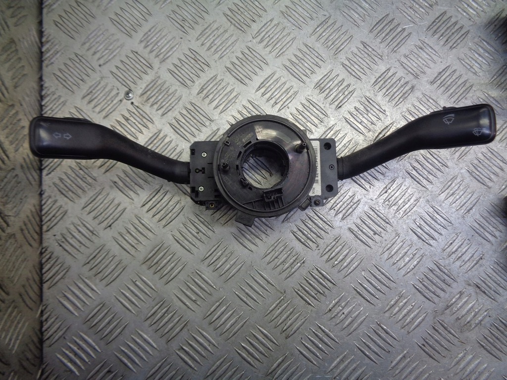 фото №1, Перемикач комбінований перемикач підрульовий volkswagen оригінальний номер 4b0953503e