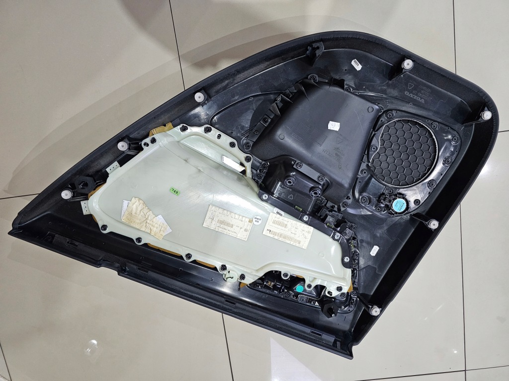 фото №7, Volvo v60 обшивка оббивка ліва задня europa 10-18