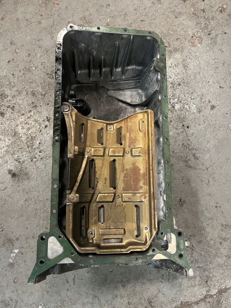 Mercedes benz w210 2.2d піддон масляна r6040140602 Недорого