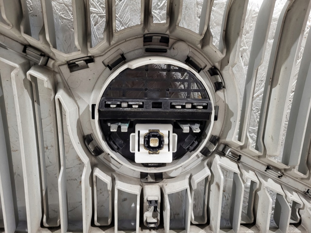 Бампер передок  volvo xc90 камера Цена