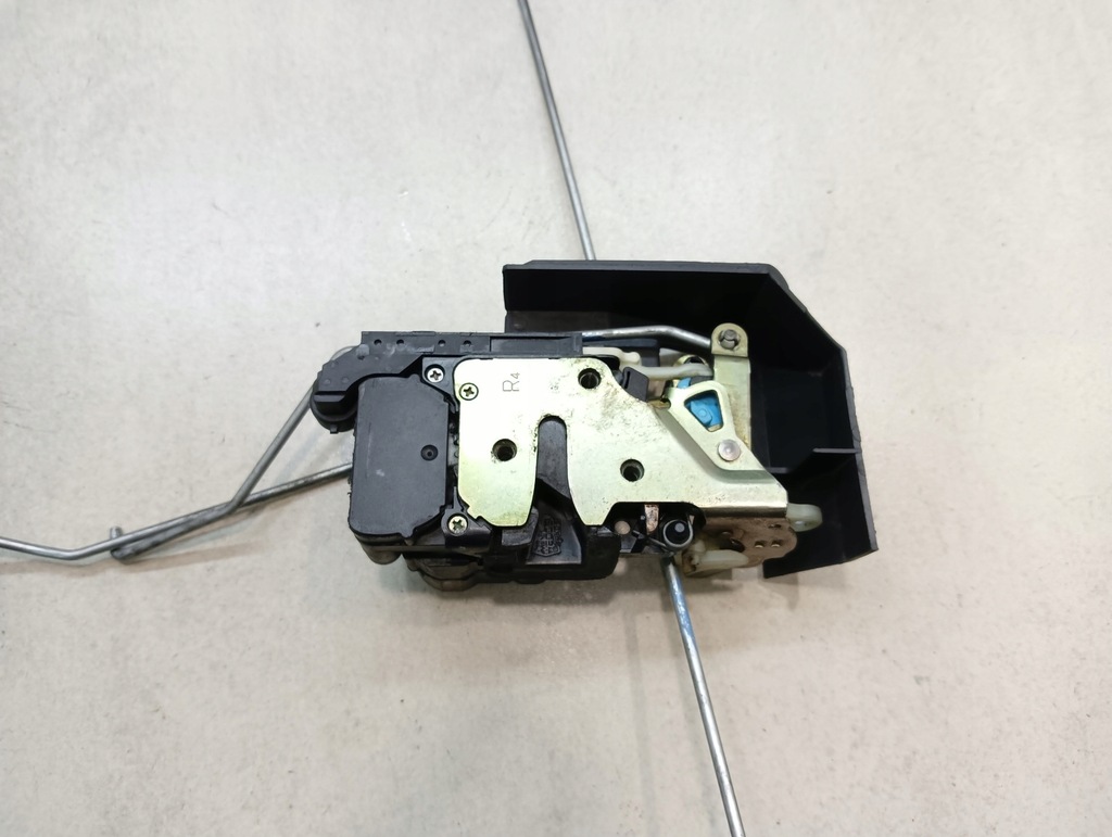 фото №1, Замок дверь правый перед alfa romeo i 2.0 18110242