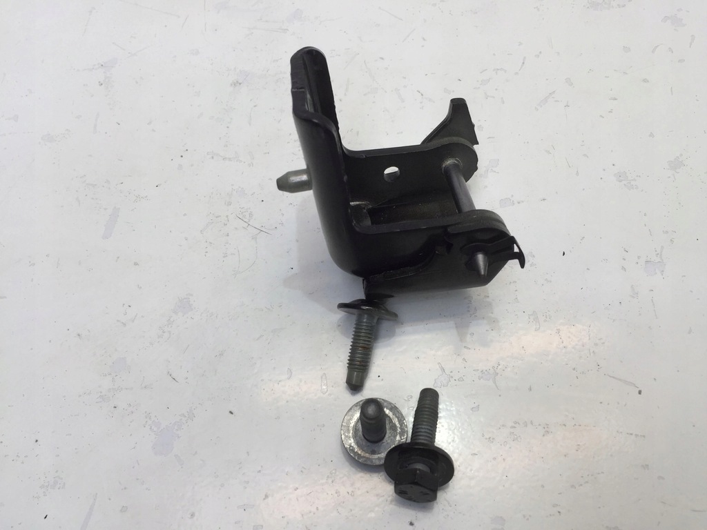 фото №1, Citroen c4 iii 2021 петля дверь левый задняя нижний