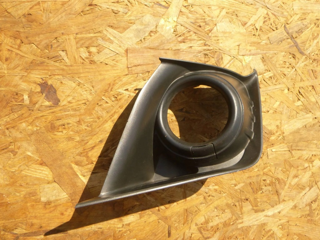 фото №1, Mitsubishi asx lift 17- правая решётка рамка противотуманная фара 8321a786