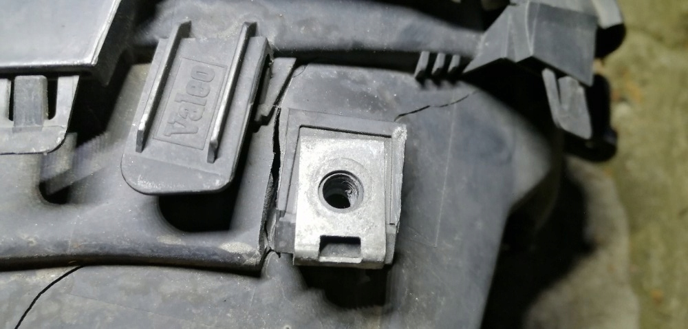 Фара лівий volvo v60 valeo 043522 2004-10 в Україні