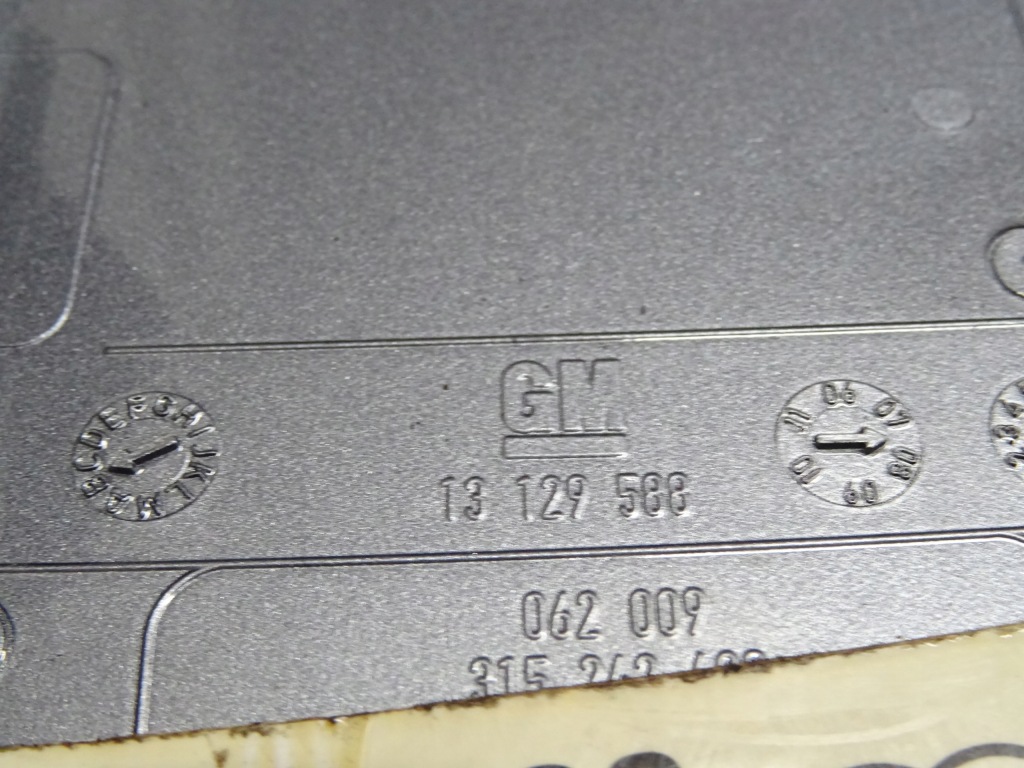 фото №3, Opel zafira b кришка заливної пального