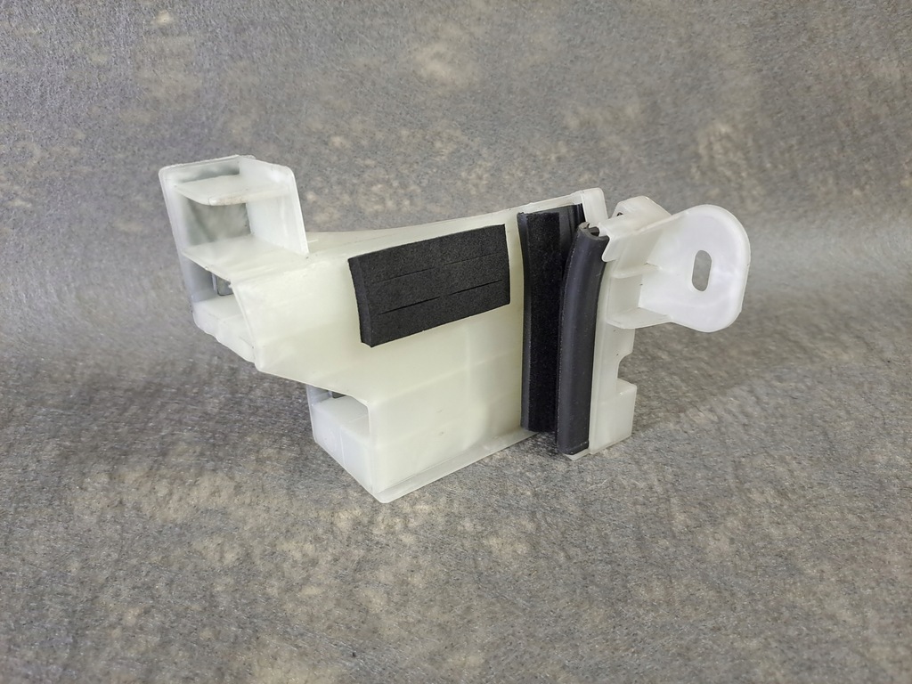 фото №1, Rifter 20r направляющая стекло дверь левый перед