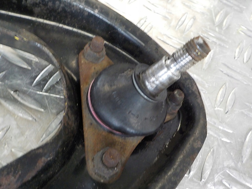 фото №5, Mercedes sl w107 1971-1989 рычаг верхний правый