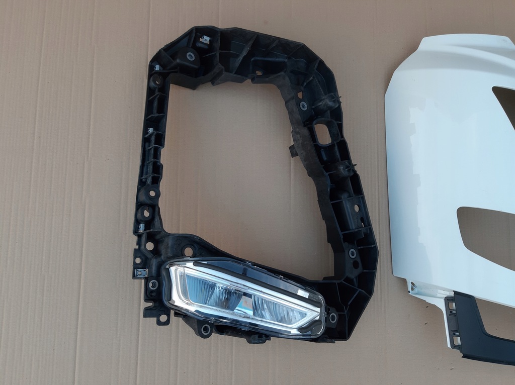 фото №8, Volvo fmx fm5 панель фари рамка протитуманна фара правий