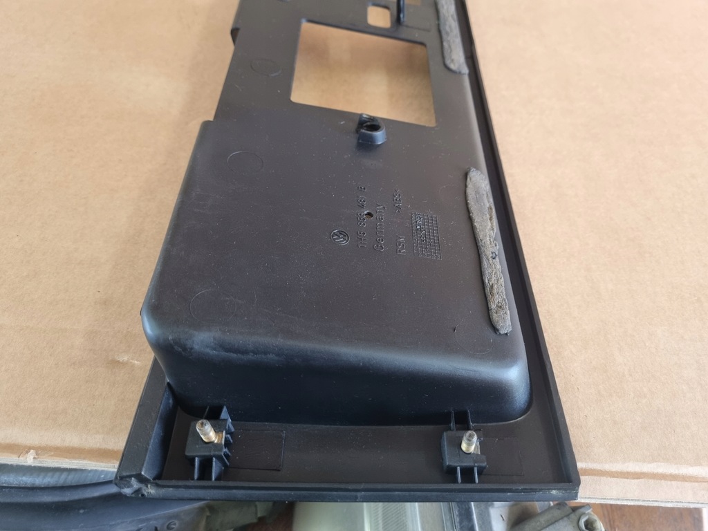 фото №7, Накладка крышки задняя vw vento 91-98r 1h5853481b oryg.