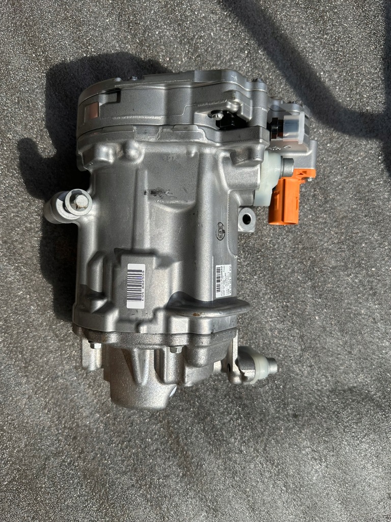 фото №1, Компрессор кондиционера mercdedes a0008305304....