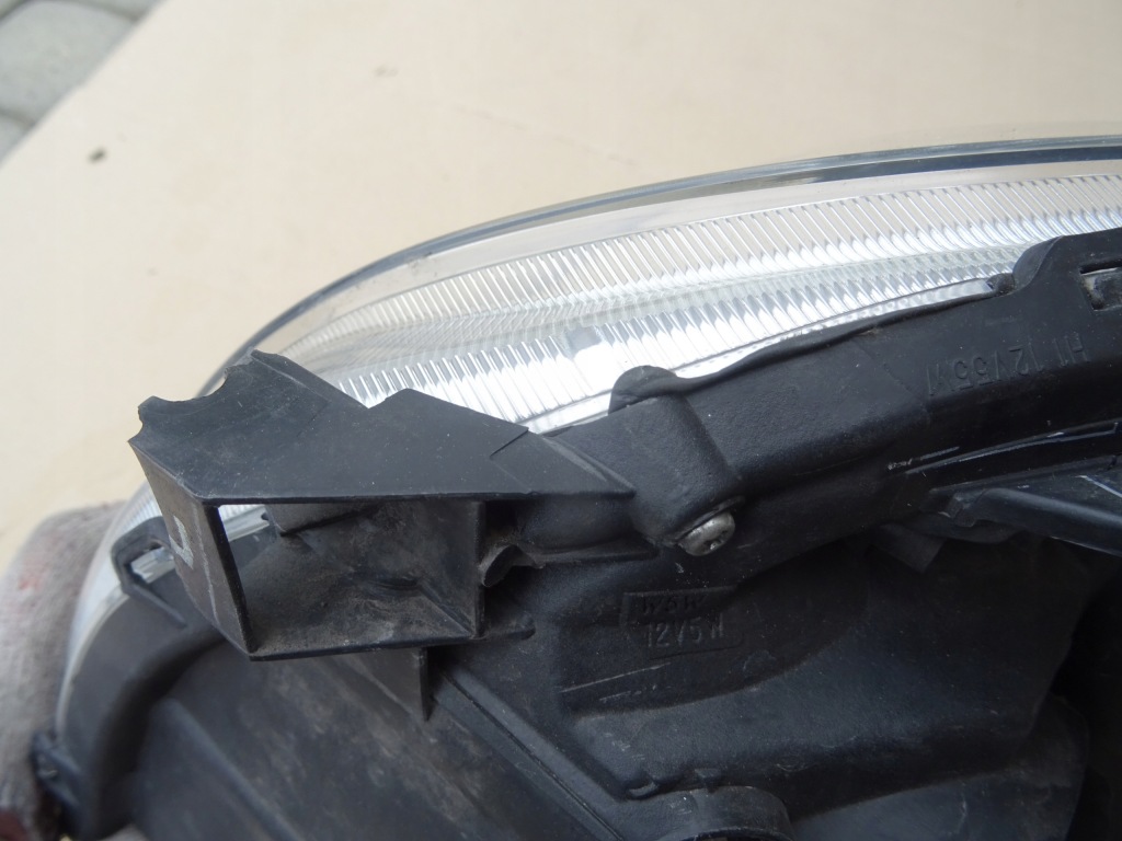 фото №10, Toyota avensis t25 lift лампа права eu koito