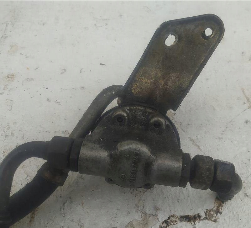 фото №3, Насос клапан оливи mercedes w107 r107 w126 4.5 v8