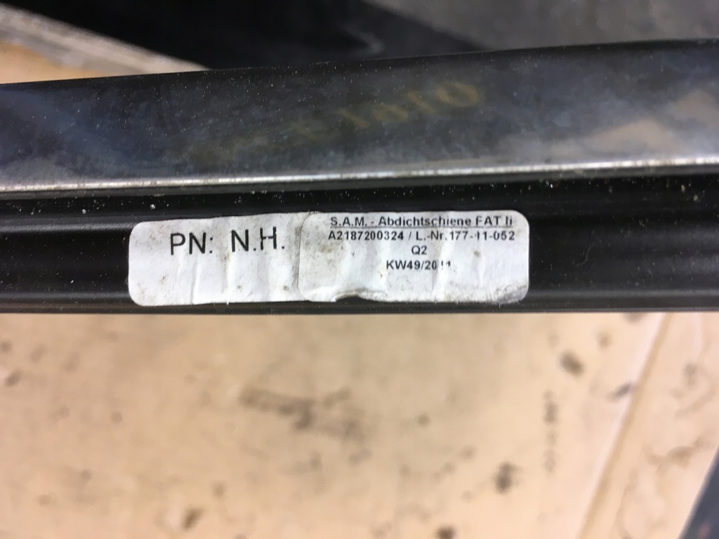 фото №5, Молдинг дверь левая mercedes cls c218