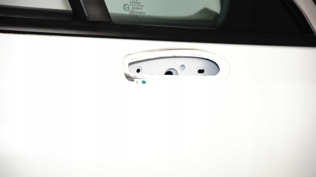 Дверь правый перед peugeot 508 10-14r ewp в Украине