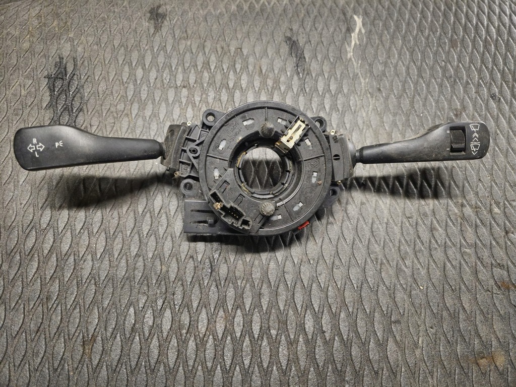 фото №1, Переключатель комбинированный лента bmw оригинальный номер 8377487