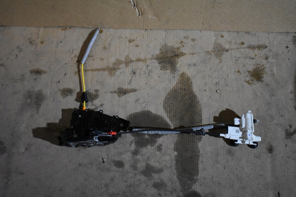 Купить Замок доводчик дверь передний правый mercedes w247 w290 1