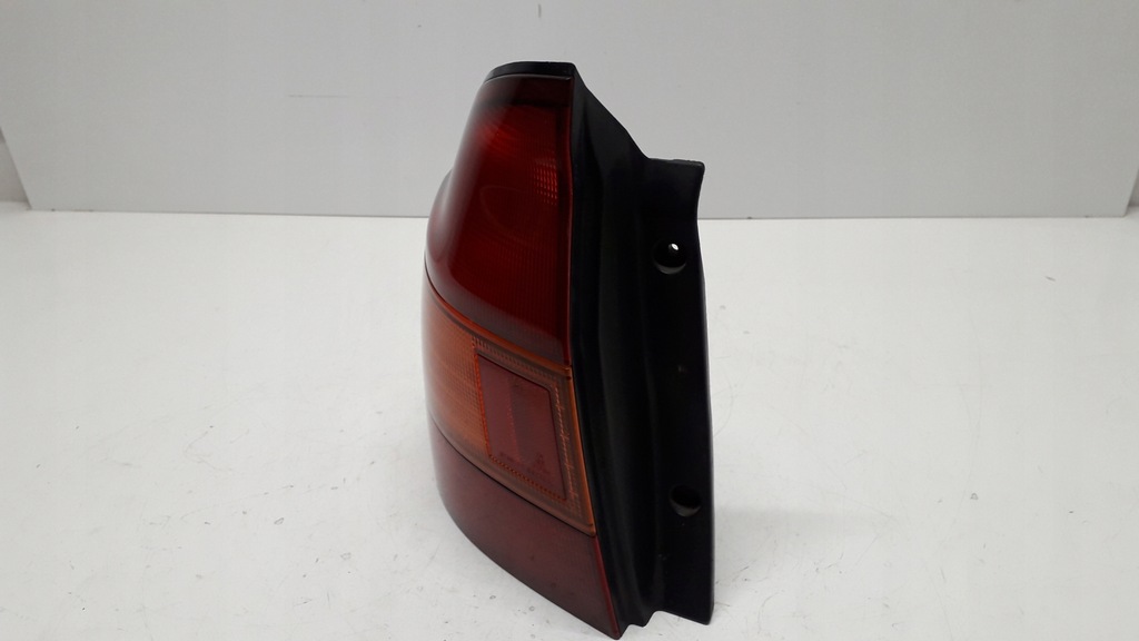 фото №10, Mazda 323p 323 p 94-98 лампа левая задняя комплектная