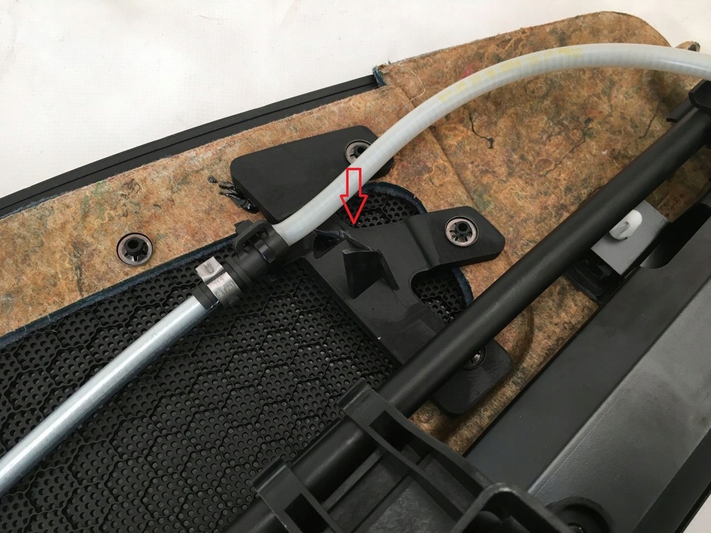 фото №10, Audi a8 d5 4n 18 - шторка задняя 4n4863412