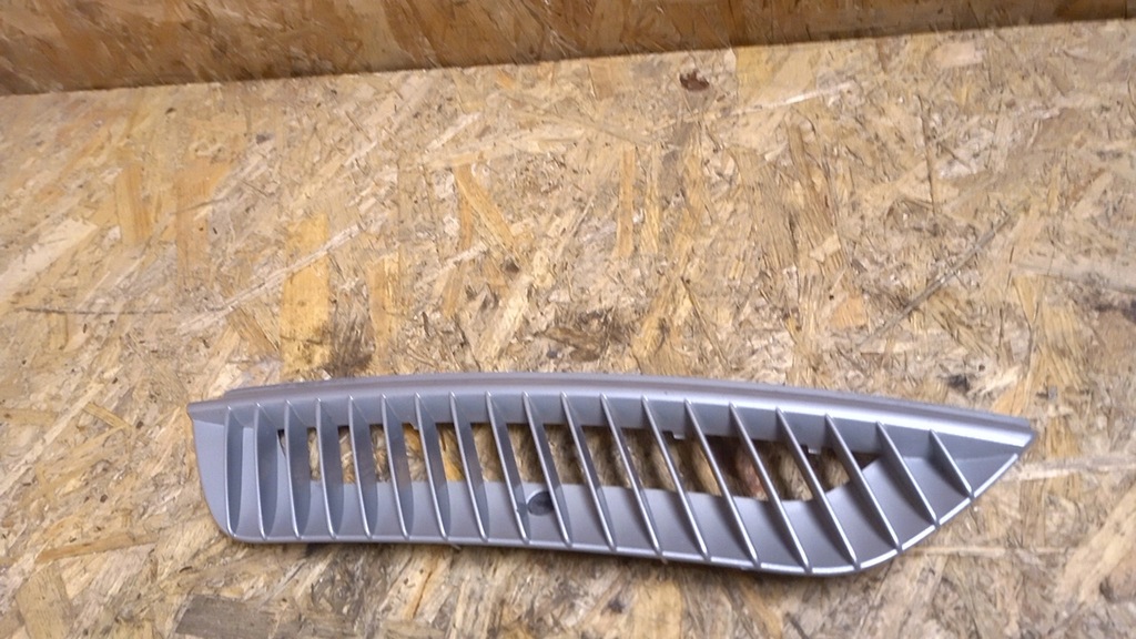 фото №1, Smart fortwo решётка жабо правая