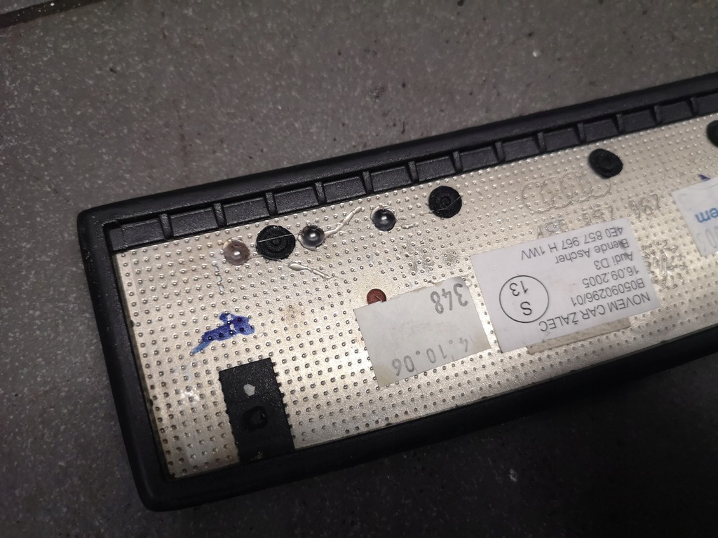 фото №8, Dekor drewno пепельницы audi a8 d3 4e0857967h