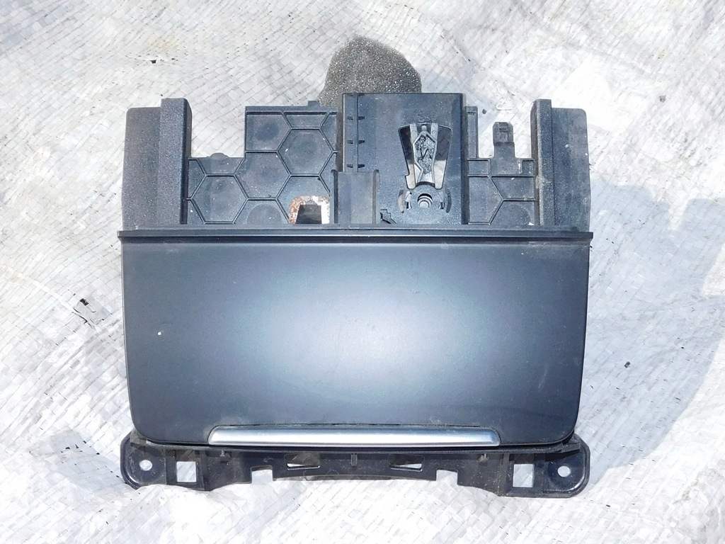 фото №9, A4 b8 a5 rs5 8t пепельница прикуриватель 8k0857951