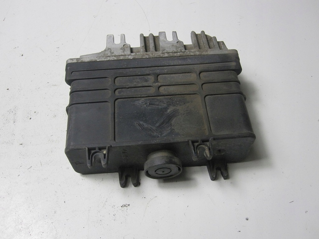 фото №8, Бортовой компьютер блок управления vw golf iii 1.4