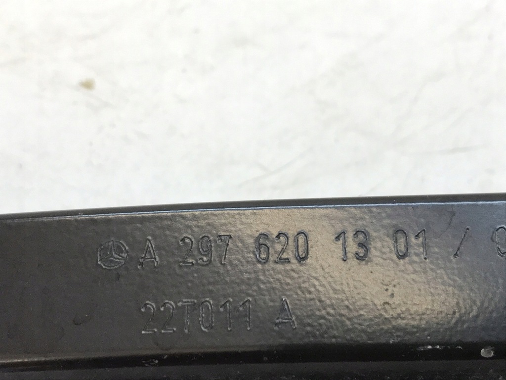 фото №11, Молдинг балка mercedes eqs w297 a2976201301