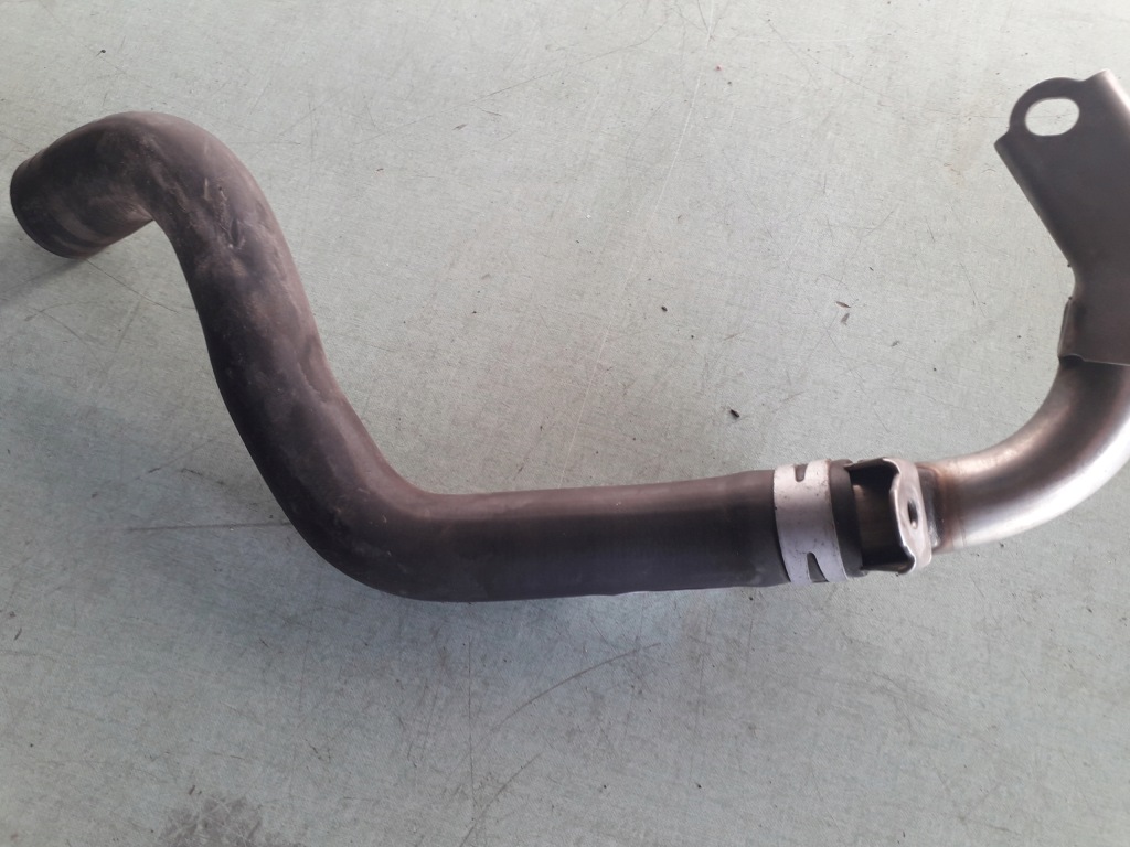 Toyota auris ii 1.8 гібрид патрубок труба води Оригінал