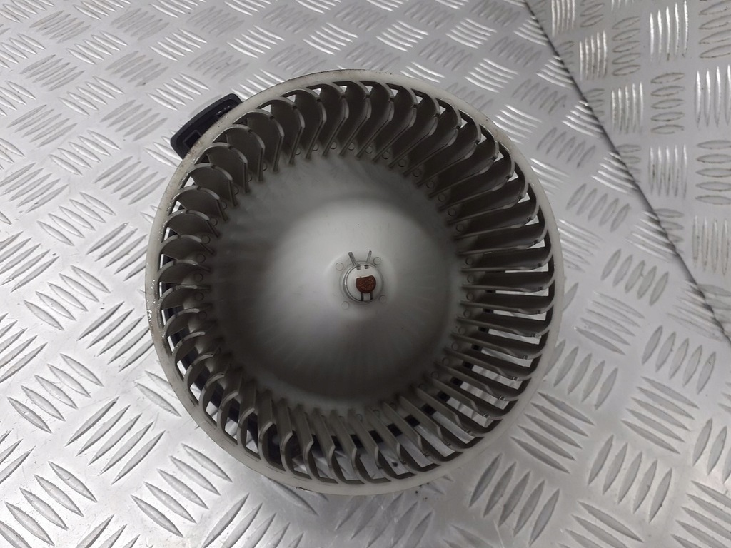 фото №1, Вентилятор обдув mazda 2 dy 894000-0