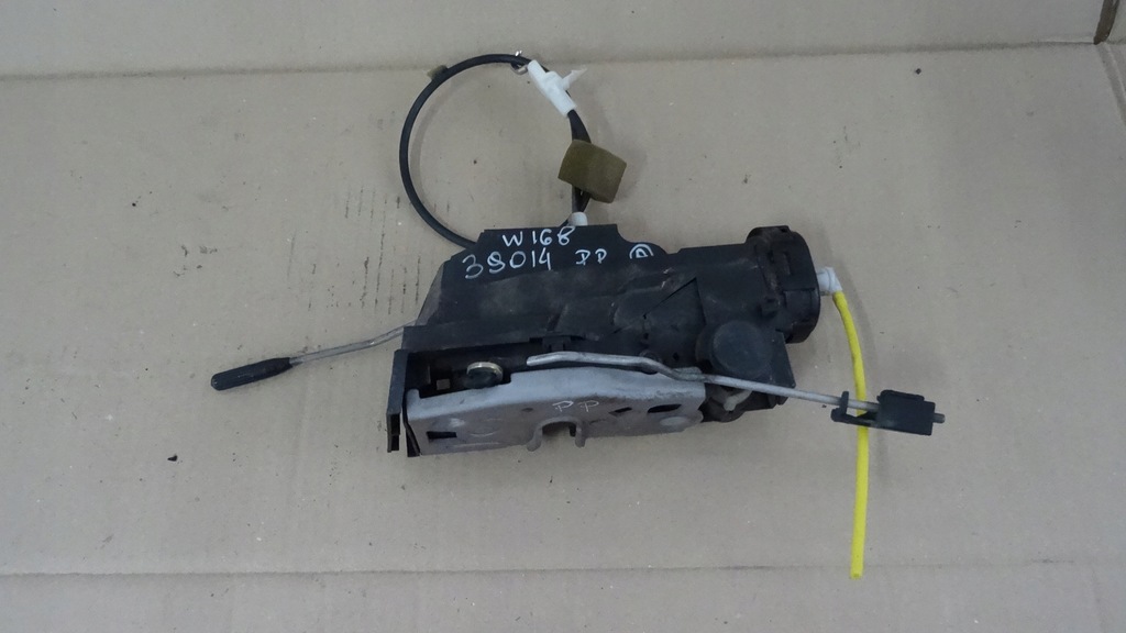 фото №1, Mercedes w168 a замок дверь правый перед