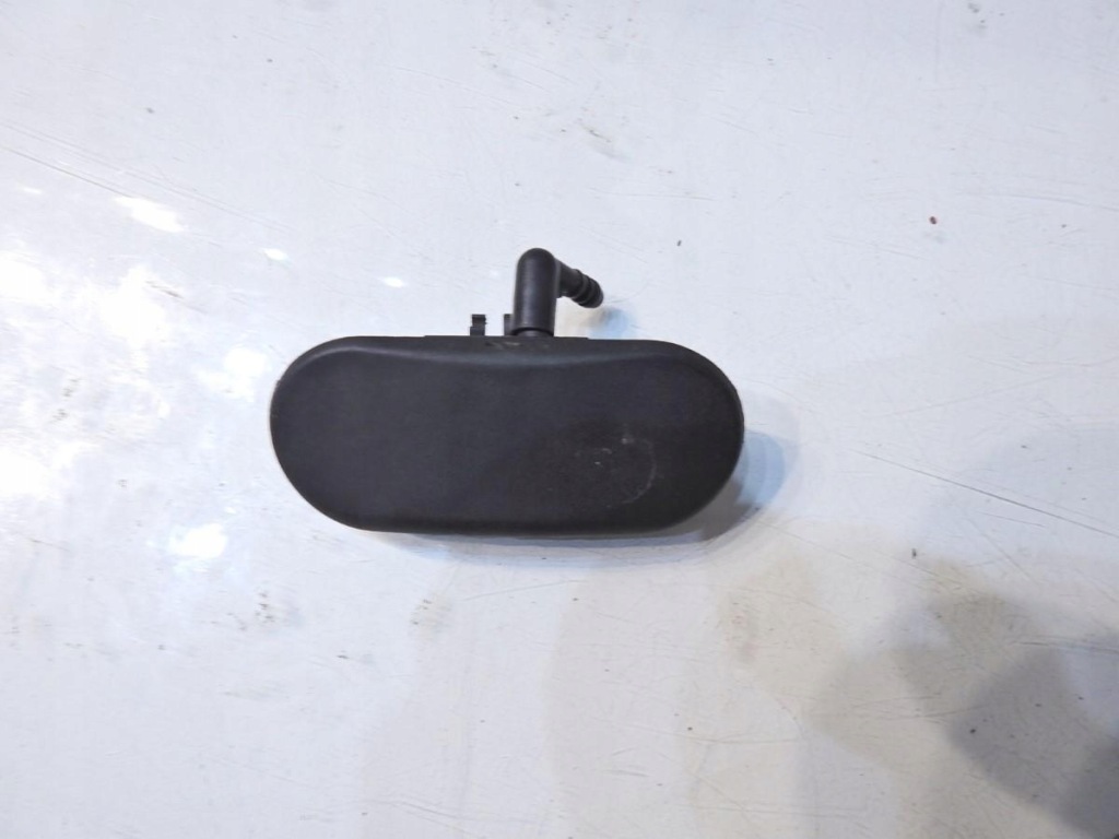 фото №2, Насадка распылителя капот правая audi a3 8p