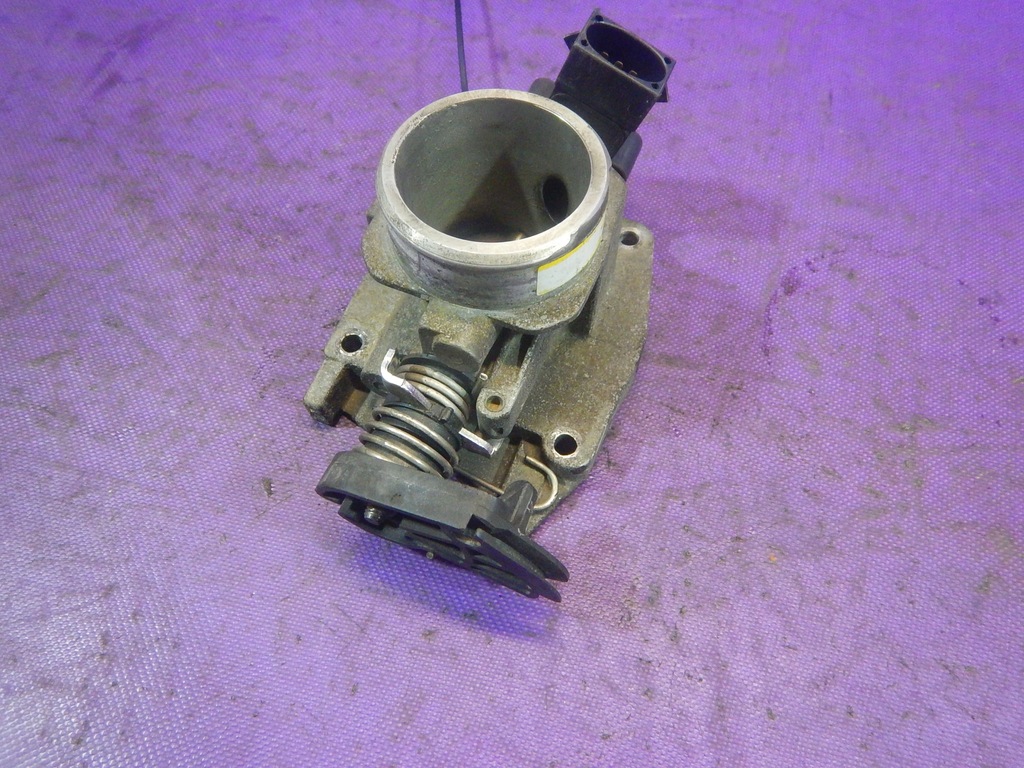 фото №1, Ford fiesta mk4 1.3 дроссельная заслонка 96bfbb