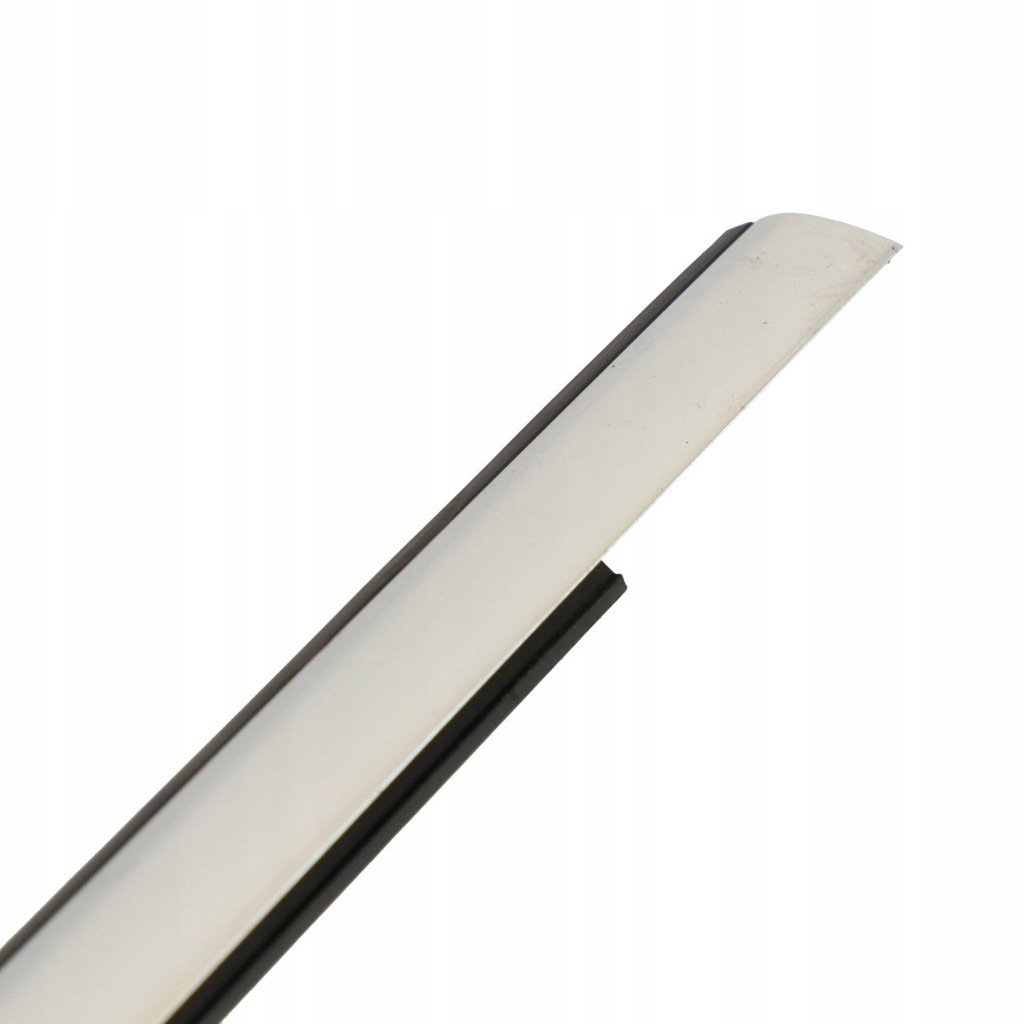 фото №12, Mercedes c118 молдинг прокладка стекло дверь правый задняя хромированная a1187301800